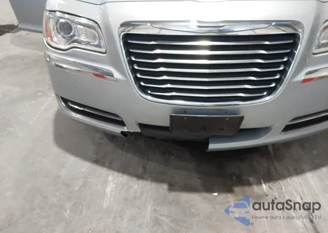 2013 Chrysler 300 Motown z USA, uszkodzony, nr VIN 2C3CCAAG5DH596072